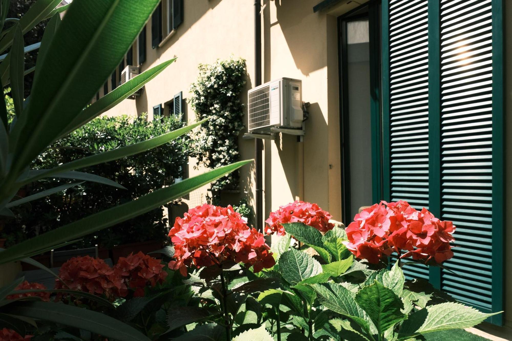 Comecasa Flowery Terraced Apartment Milaan Buitenkant foto
